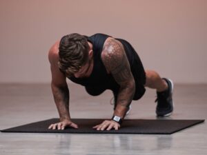5 Full-Body Calisthenics Circuits You Can Do Anywhere