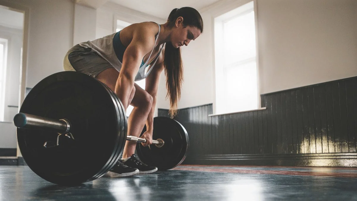 10 Gym Exercises To Build Strong Legs and Glutes