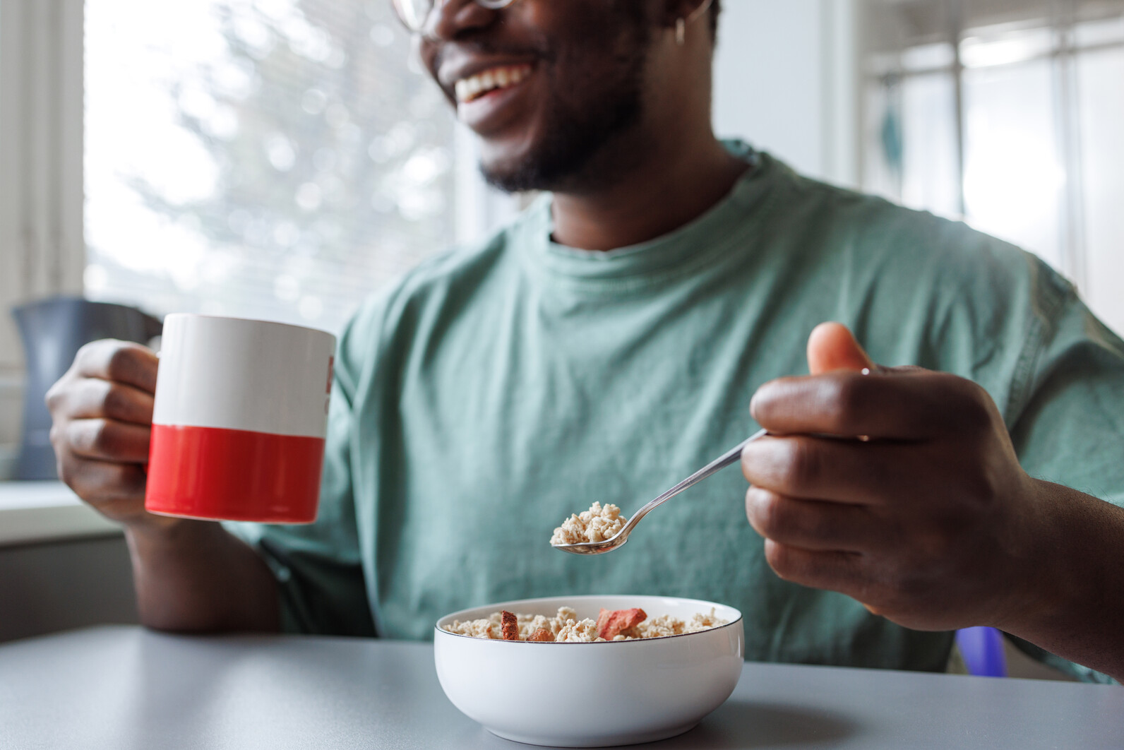 9 Eating Habits That Keep Your Energy Steady From Morning to Workout Time